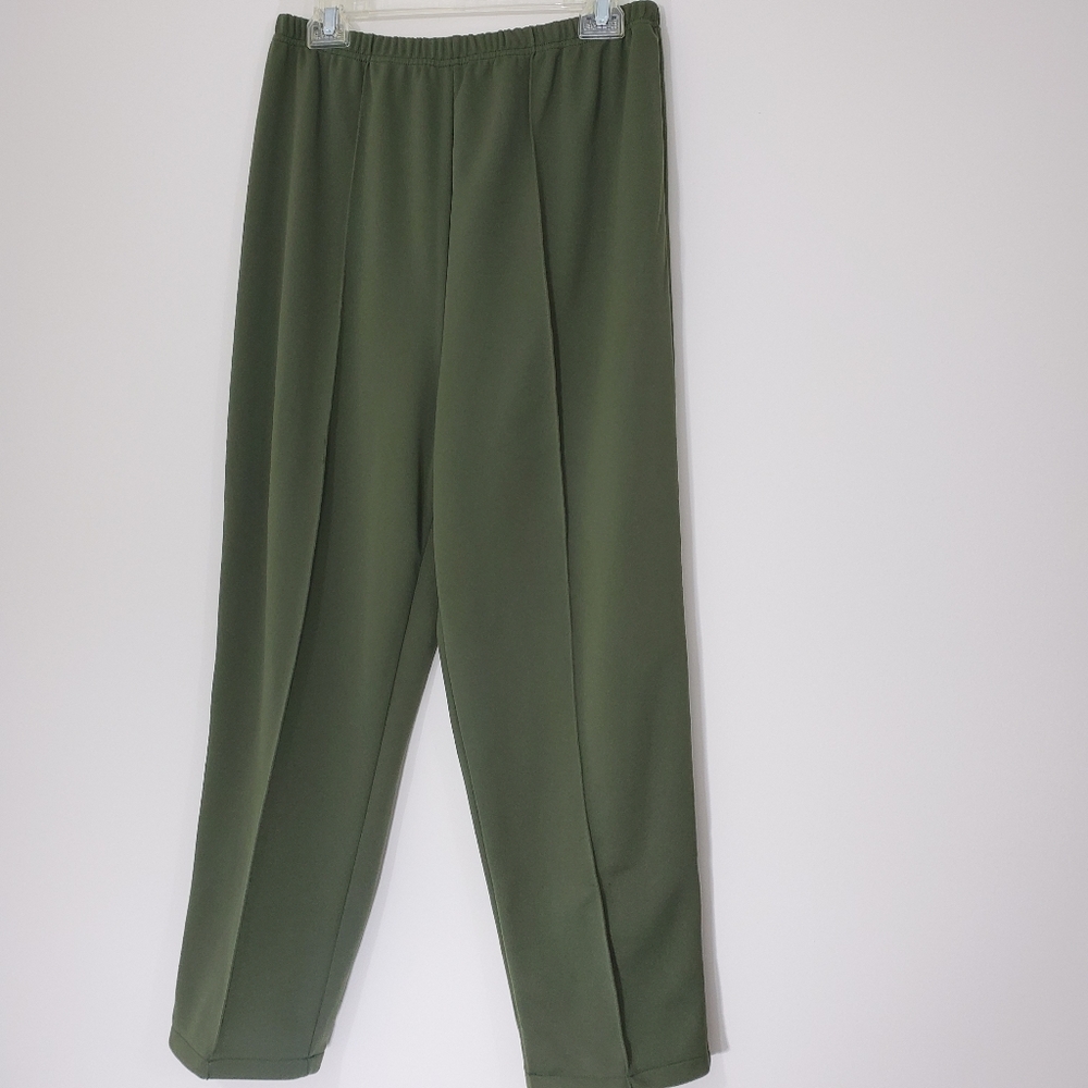 Only Necessities Green elastic waist pants, size 4
